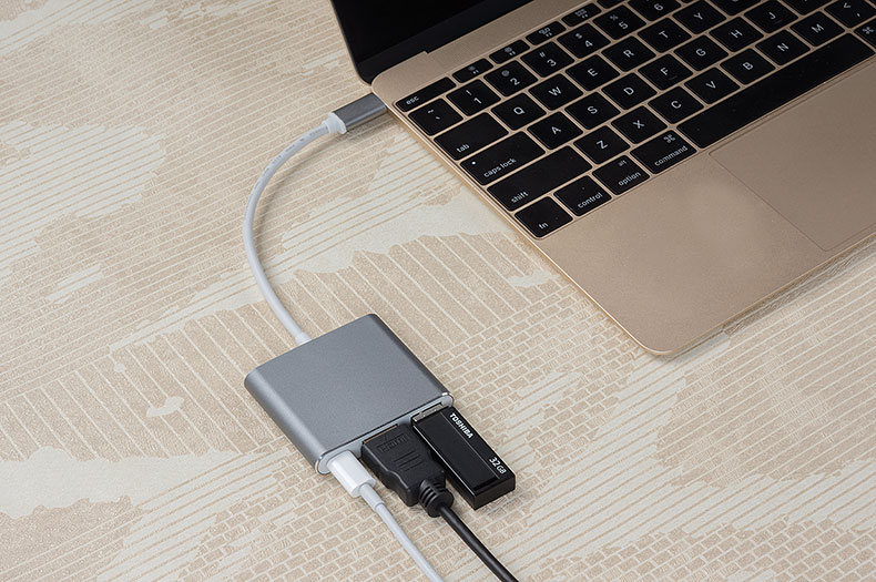 Type-C轉(zhuǎn)HDMI+USB3.0+充電 轉(zhuǎn)換器轉(zhuǎn)接器UHC303